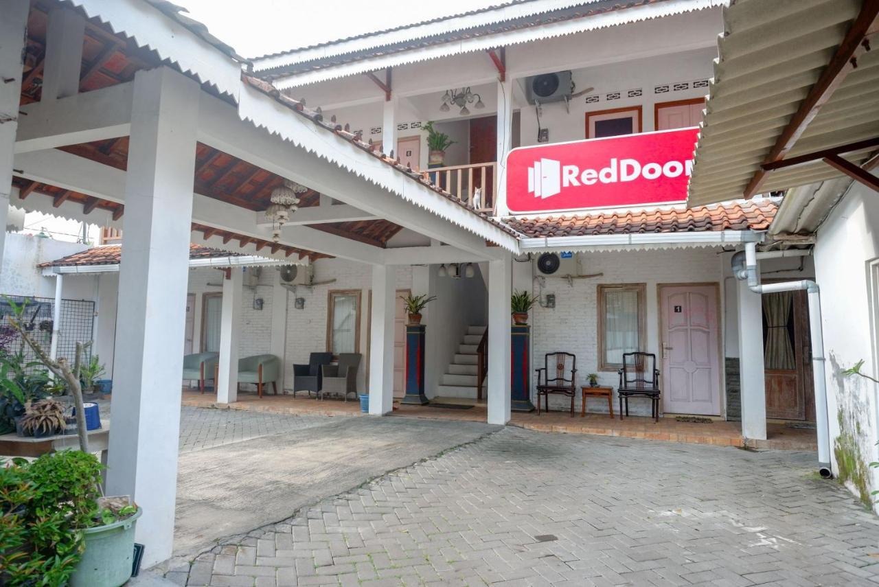 Hotel Reddoorz Syariah Near Plengkung Gading 2 Yogyakarta Exteriér fotografie