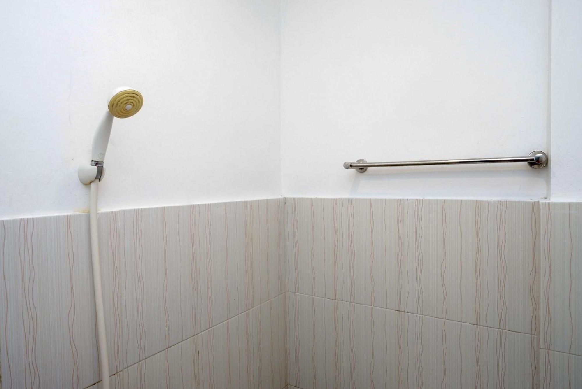 Hotel Reddoorz Syariah Near Plengkung Gading 2 Yogyakarta Pokoj fotografie